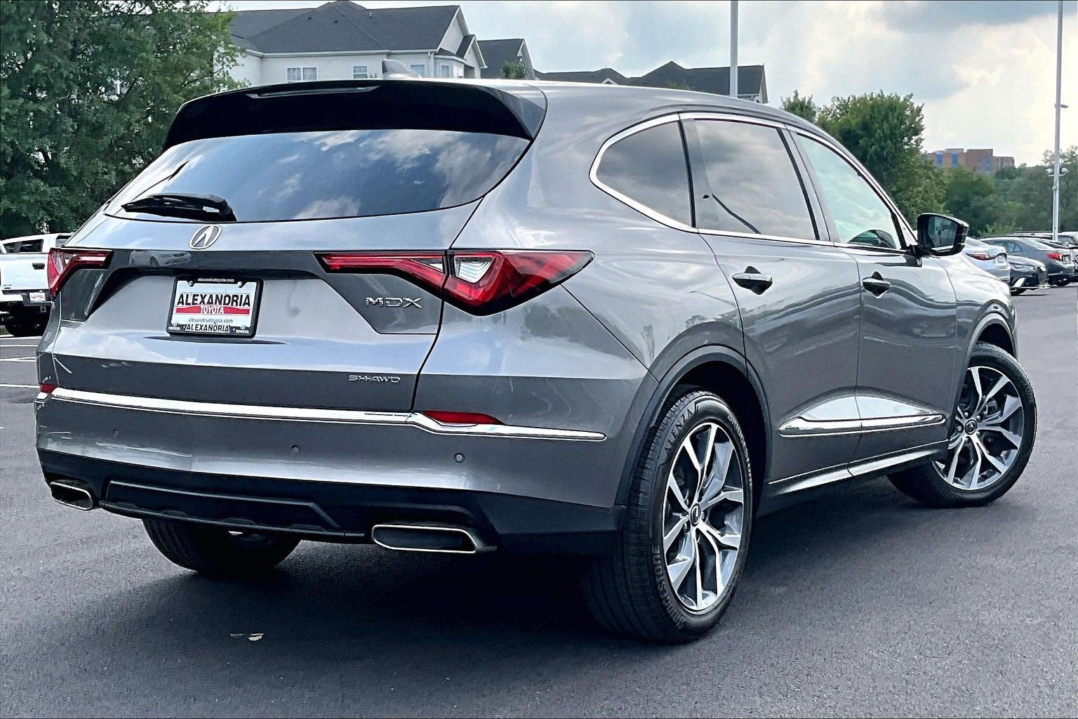 Used 2023 Acura MDX SH-AWD w/ Technology Package image 12