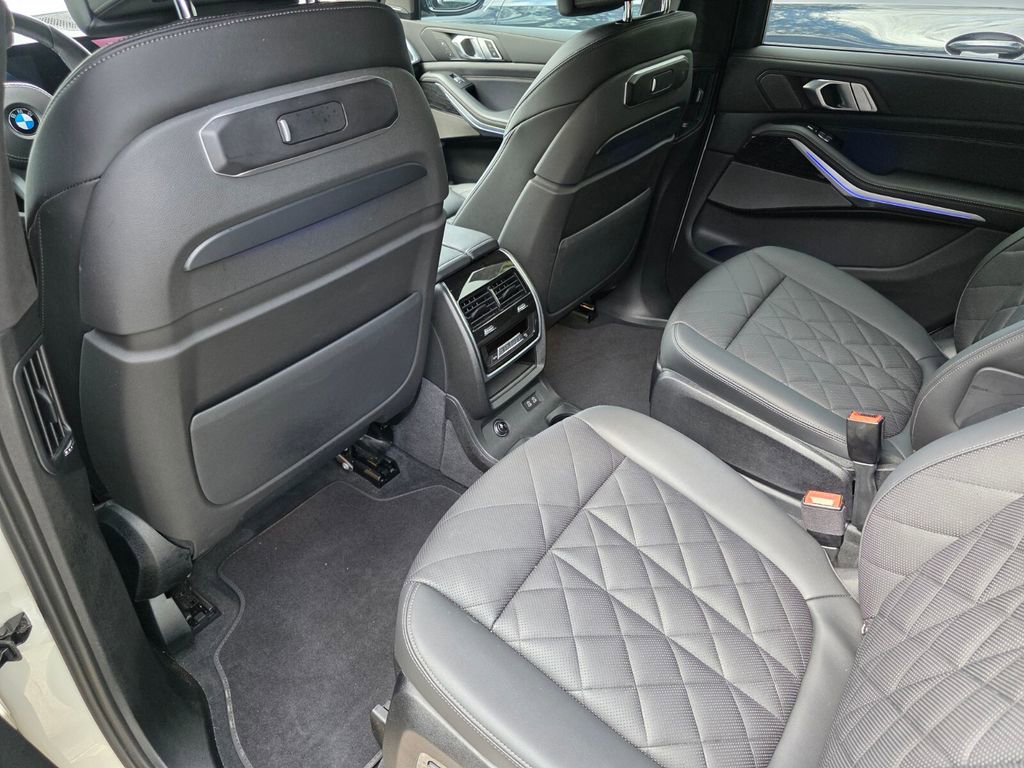 Certified 2024 BMW X7 xDrive40i w/ M Sport Package AWD/4WD image 14