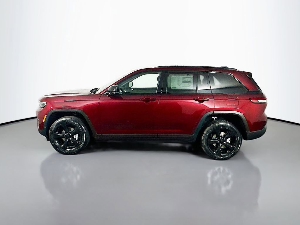 New 2025 Jeep Grand Cherokee Altitude image 4