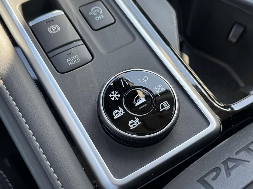 New 2026 Nissan Pathfinder SL AWD/4WD image 15