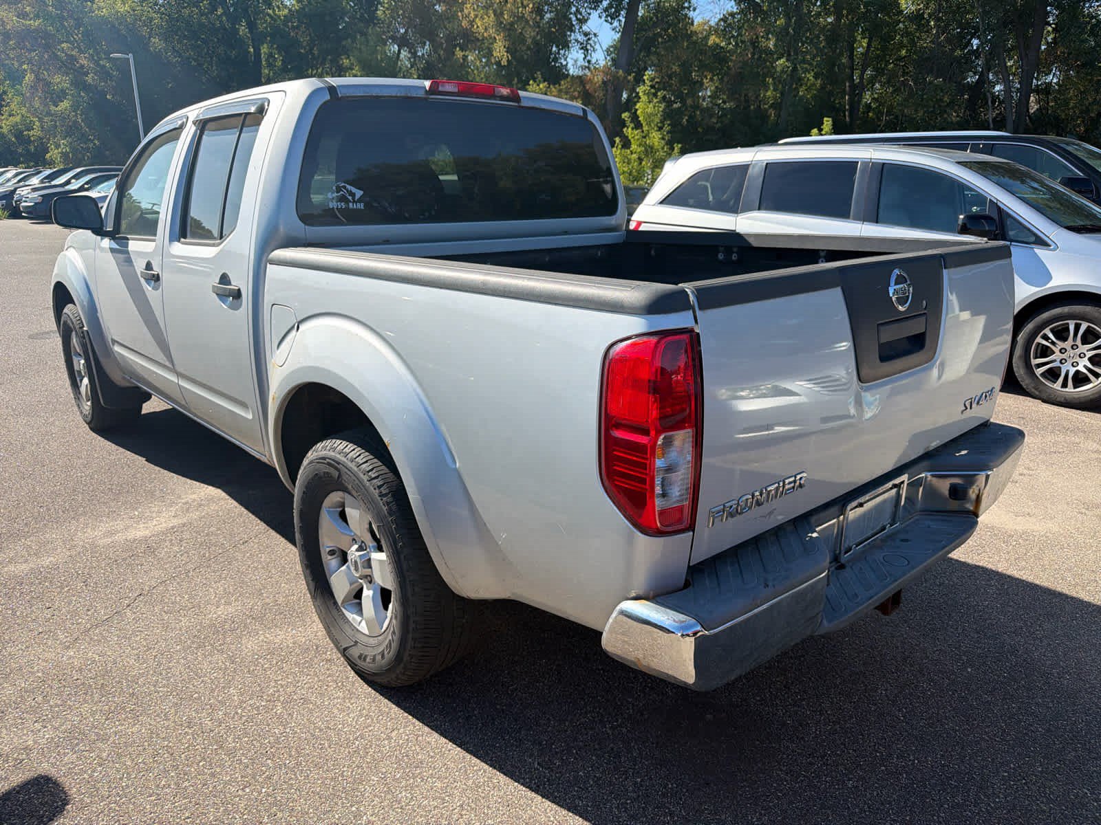 Used 2012 Nissan Frontier SV w/ SV Premium Utility Pkg AWD/4WD image 2