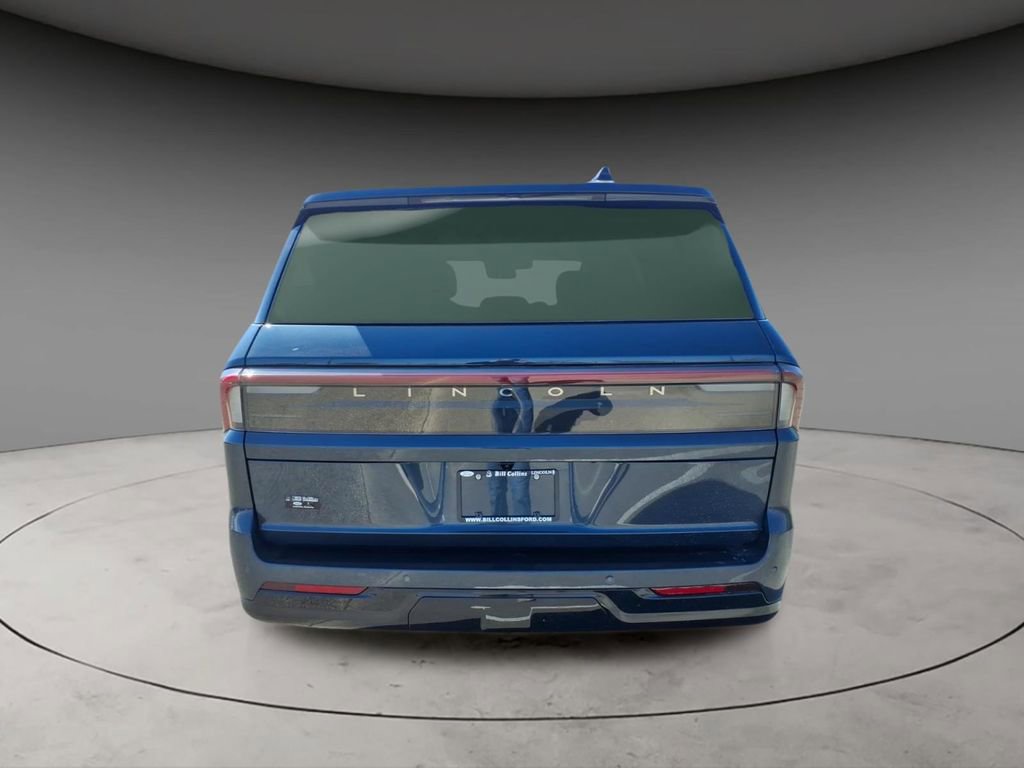 New 2026 Lincoln Navigator Reserve AWD/4WD image 7