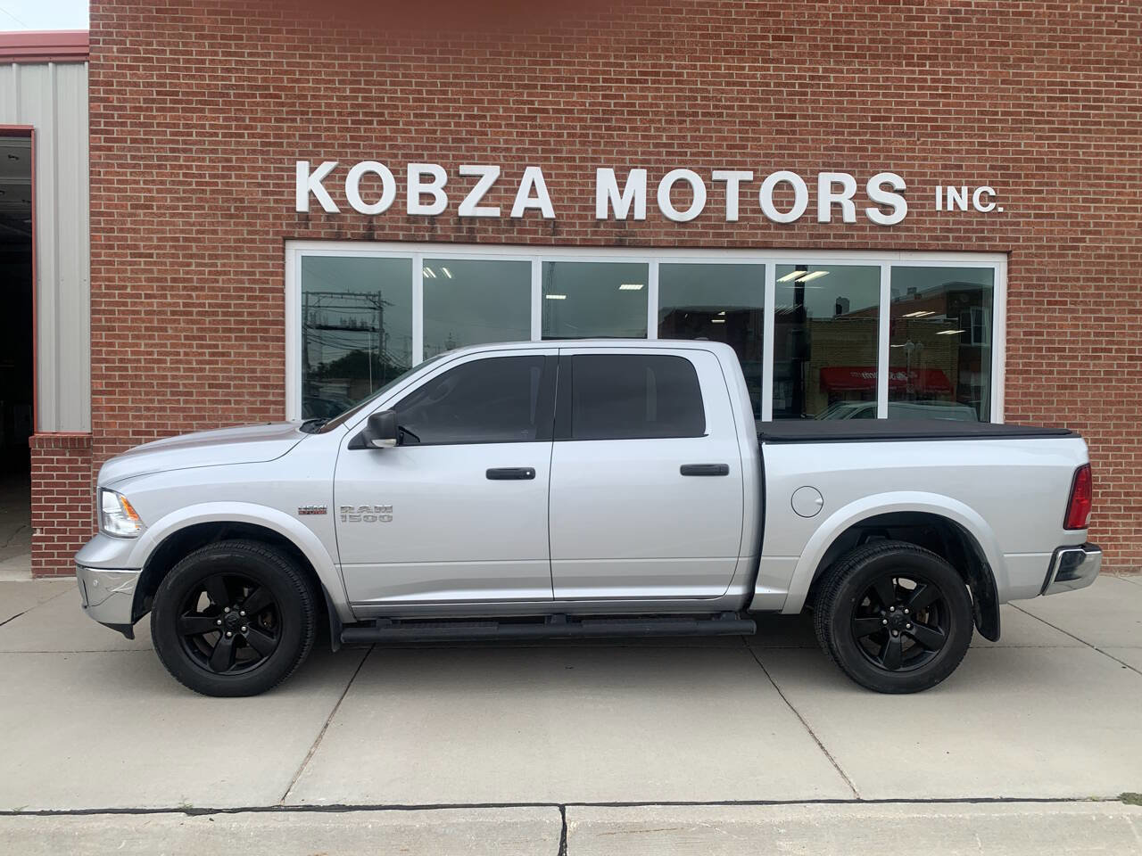 Used 2017 RAM 1500 Outdoorsman image 3