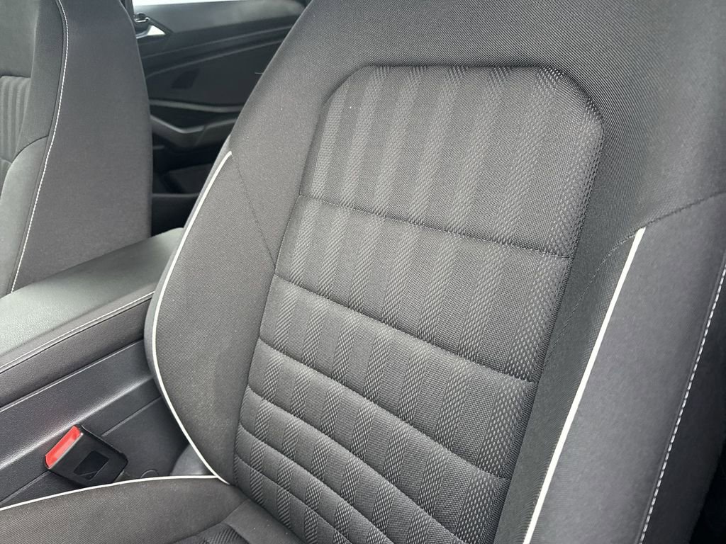Used 2024 Volkswagen Jetta Sport image 9