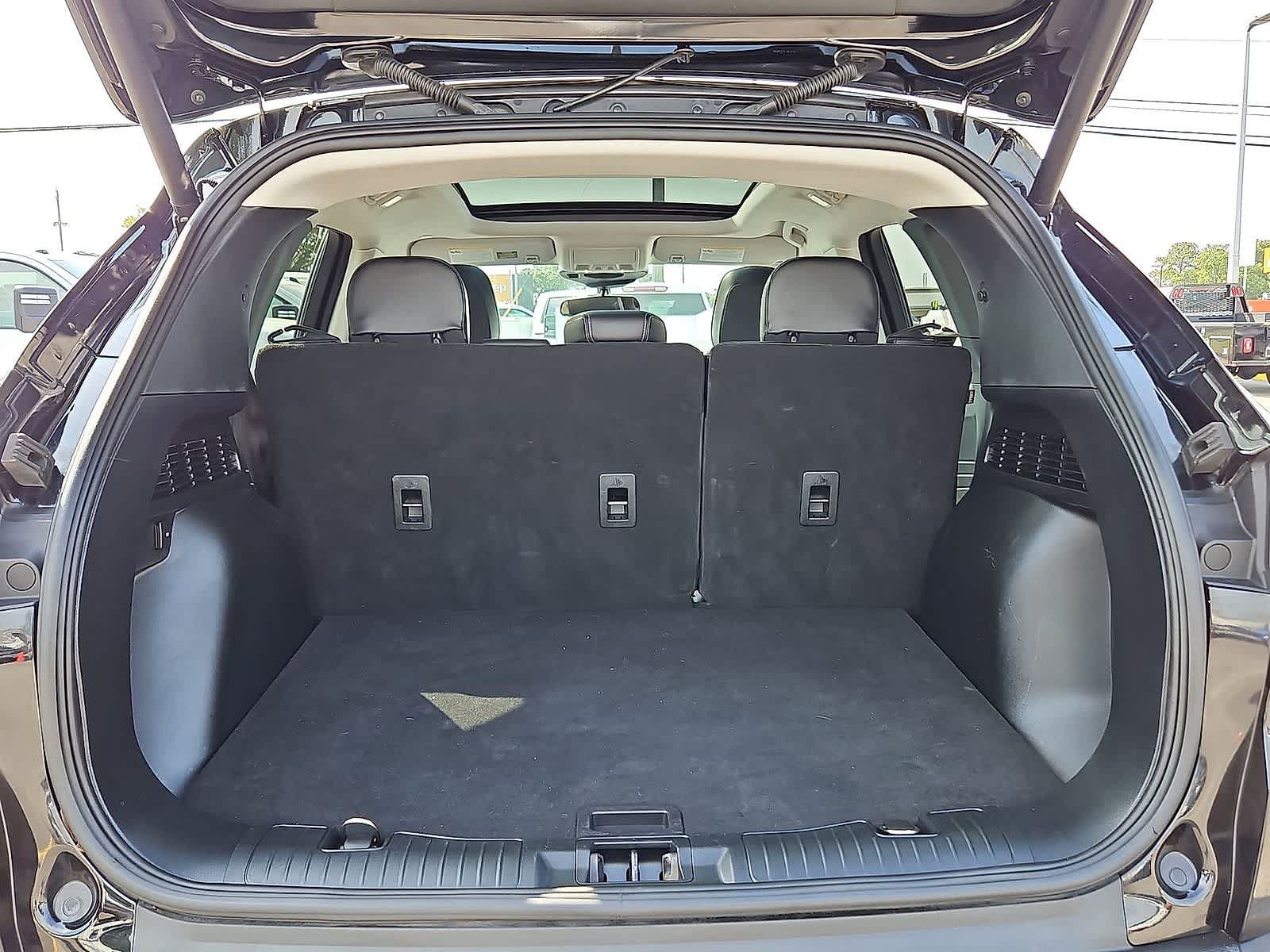 Used 2022 Ford Escape SEL w/ Technology Package FWD image 32