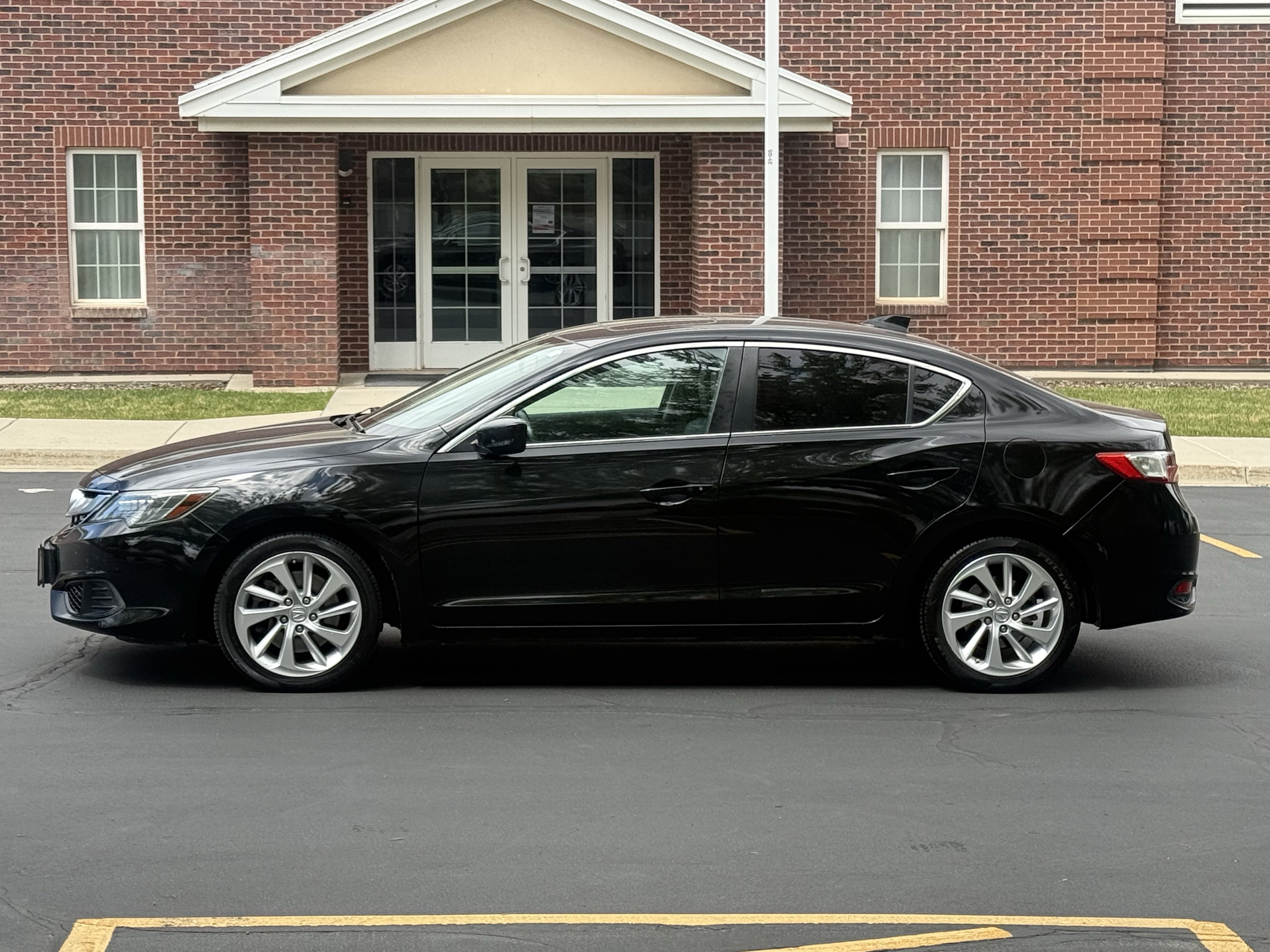 Used 2017 Acura ILX FWD image 7