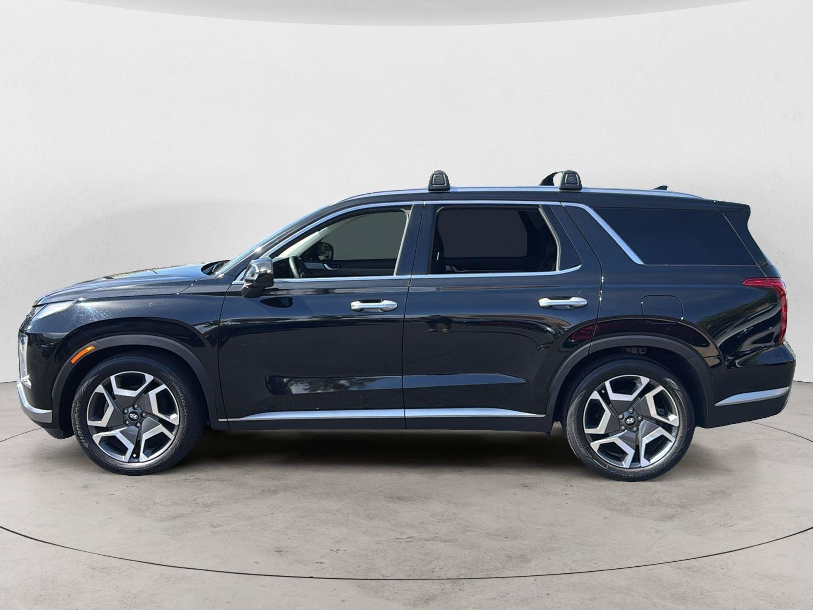 Used 2024 Hyundai Palisade SEL FWD image 3