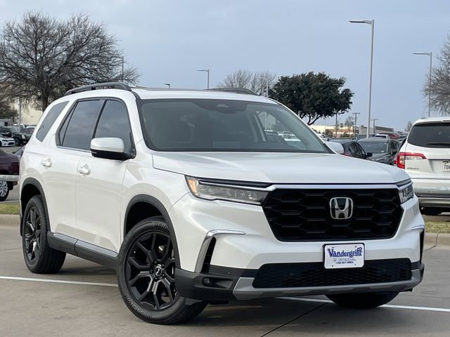 New 2025 Honda Pilot Touring image 2