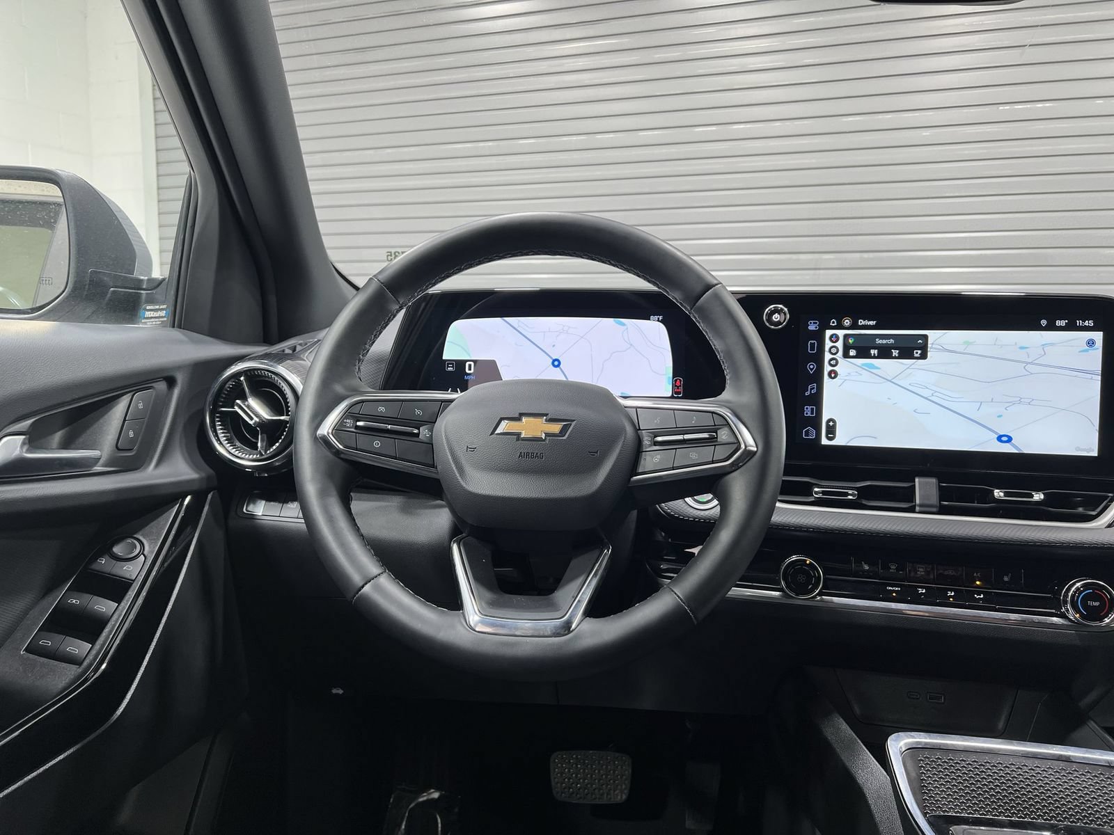 Used 2025 Chevrolet Equinox LT AWD/4WD image 14