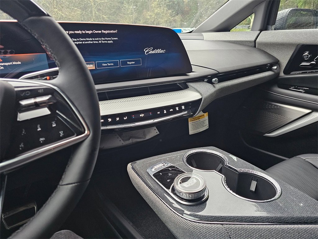 New 2026 Cadillac Optiq Luxury 2 image 25