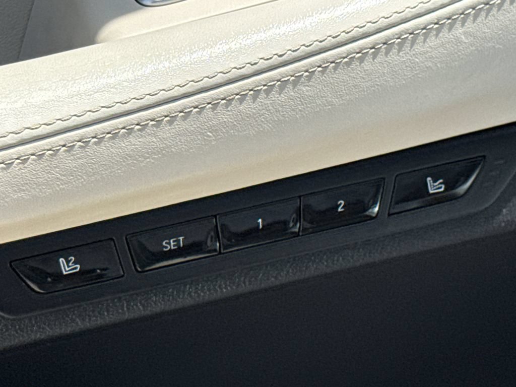 Used 2022 BMW 750Li xDrive AWD/4WD image 22