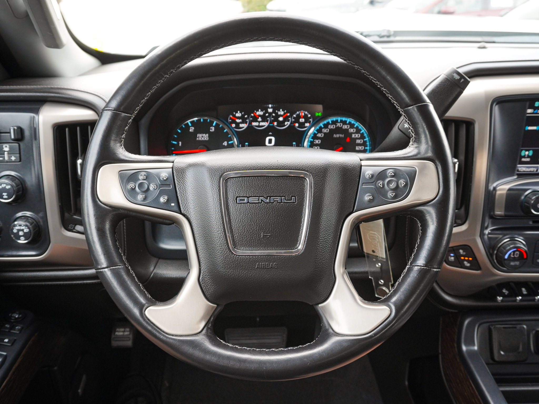 Used 2019 GMC Sierra 2500 Denali w/ Duramax Plus Package AWD/4WD image 20