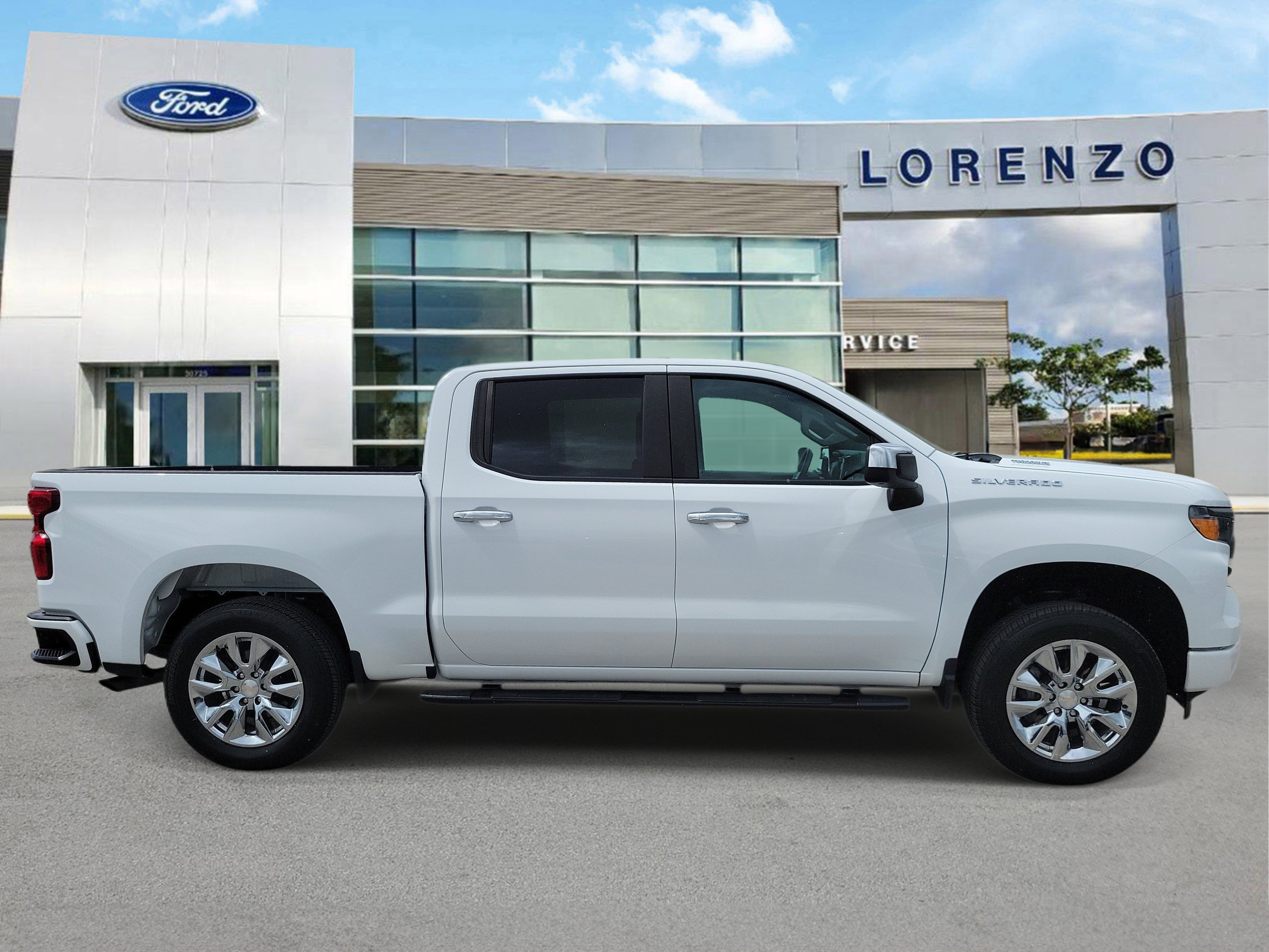 Used 2024 Chevrolet Silverado 1500 Custom RWD image 4