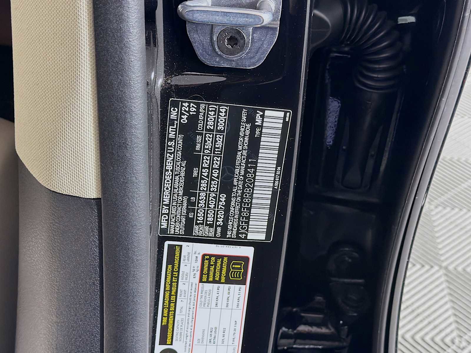 Used 2024 Mercedes-Benz GLS 580 4MATIC image 32