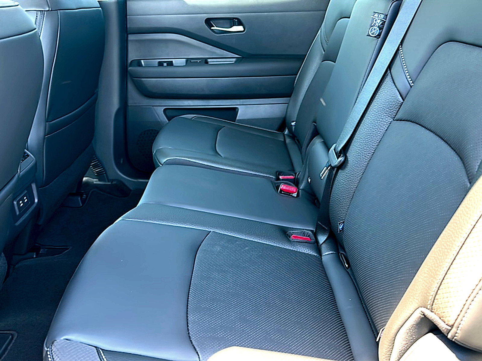 New 2026 Nissan Pathfinder SL w/ Cargo Package FWD image 15