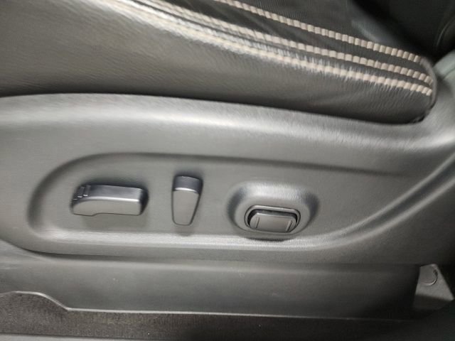 Used 2018 Nissan Titan PRO-4X w/ Pro-4x Convenience Package AWD/4WD image 23