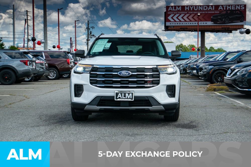 Used 2025 Ford Explorer Active image 4