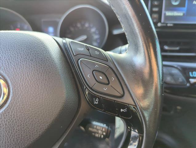 Used 2018 Toyota C-HR XLE FWD image 14
