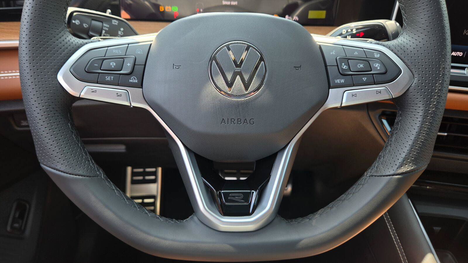 New 2027 Volkswagen Tiguan SEL R-Line AWD/4WD image 23