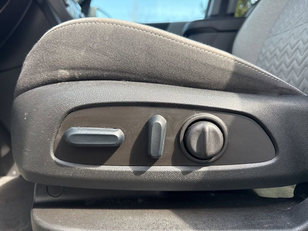 Used 2022 Chevrolet Equinox LS w/ LS Convenience Package image 10