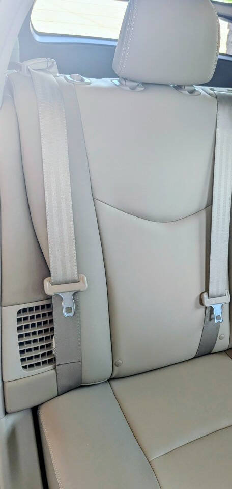 Used 2014 Toyota Prius Four w/ Solar Roof Package FWD image 17