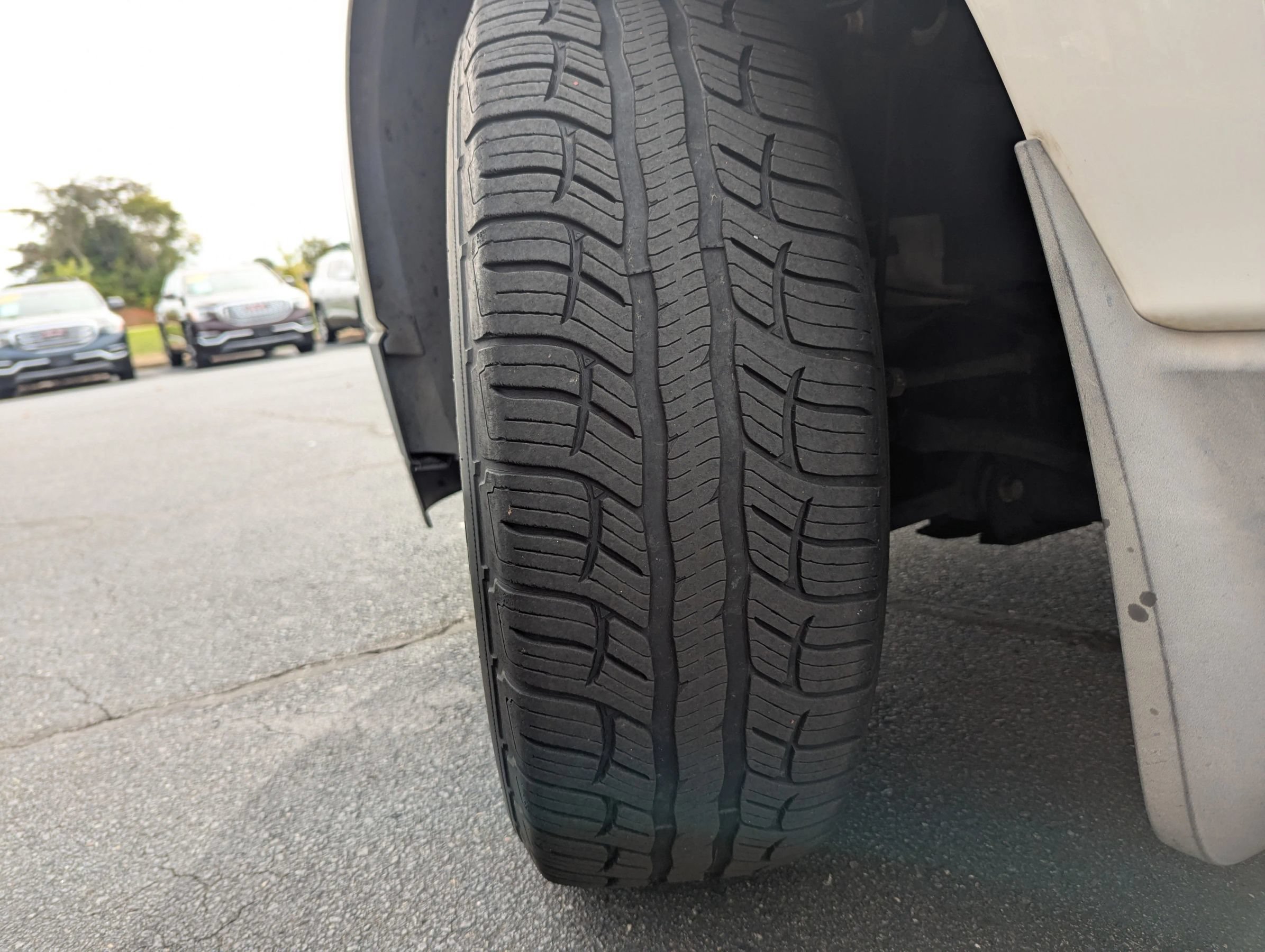 Used 2011 Chevrolet Traverse LS FWD image 27