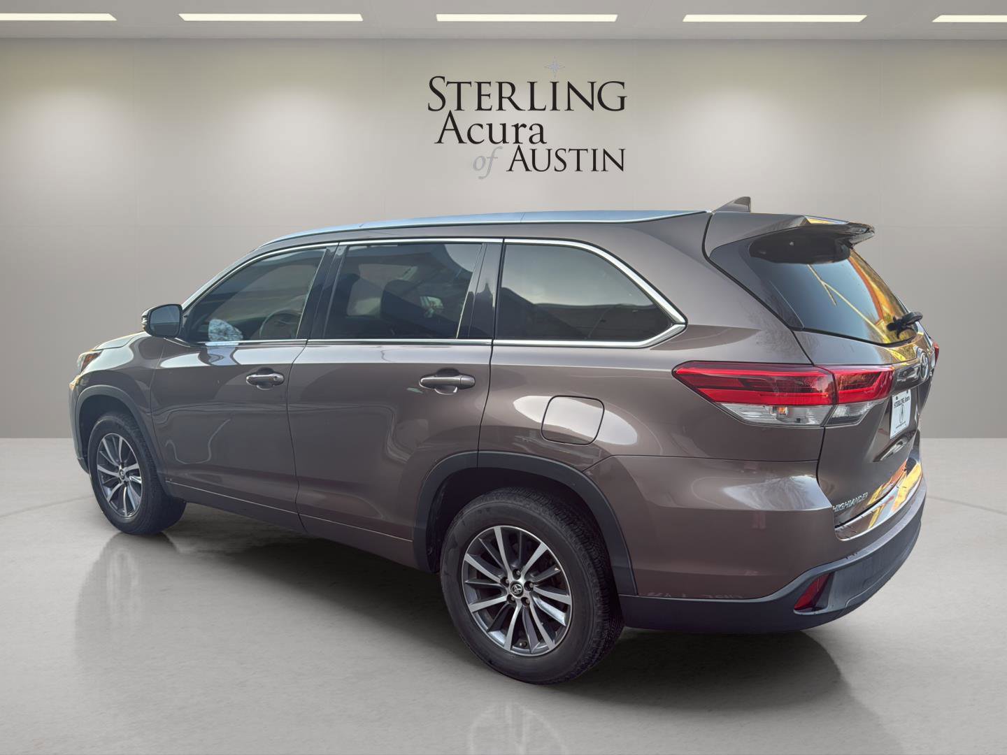 Used 2017 Toyota Highlander XLE image 7