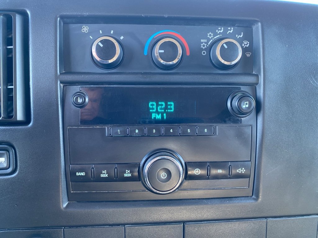 Used 2011 Chevrolet Express 2500 Extended image 20