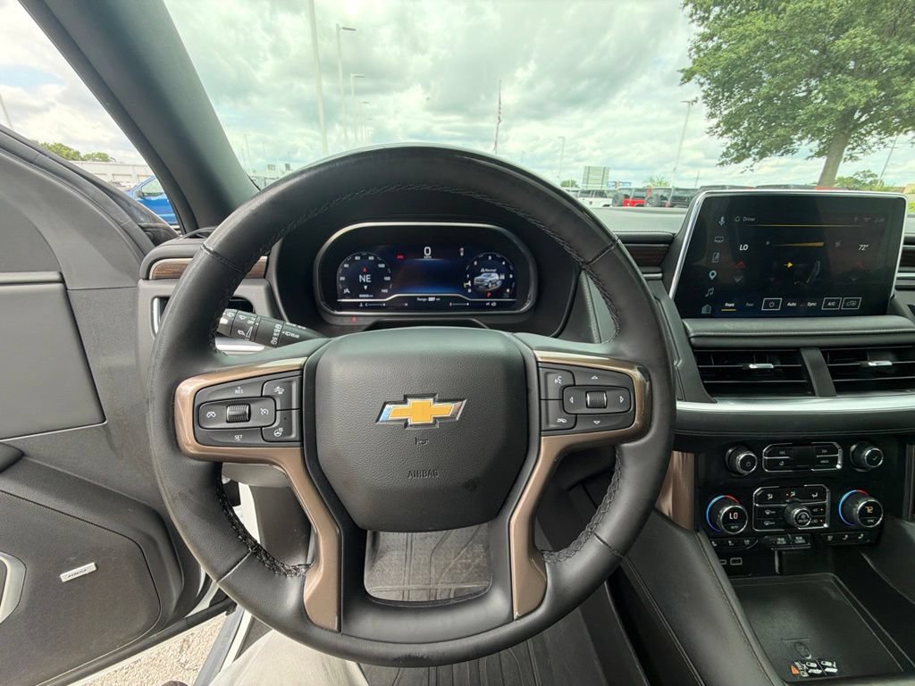 Used 2023 Chevrolet Suburban High Country w/ Premium Package 2 AWD/4WD image 28