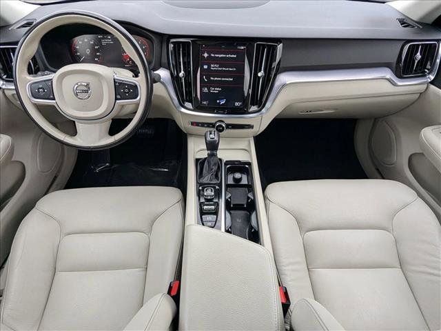 Used 2020 Volvo S60 T5 Momentum image 16