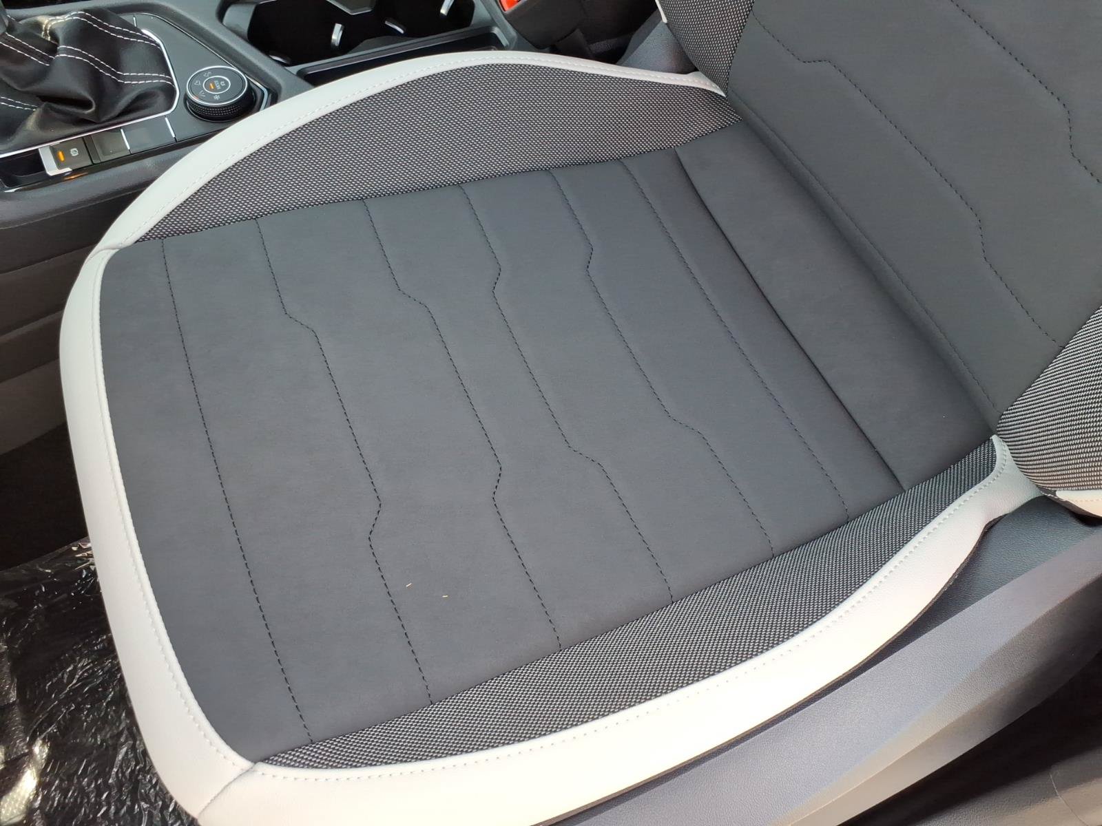 New 2026 Volkswagen Taos SE AWD/4WD image 13
