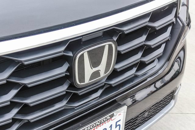 Used 2025 Honda Pilot EX-L image 16