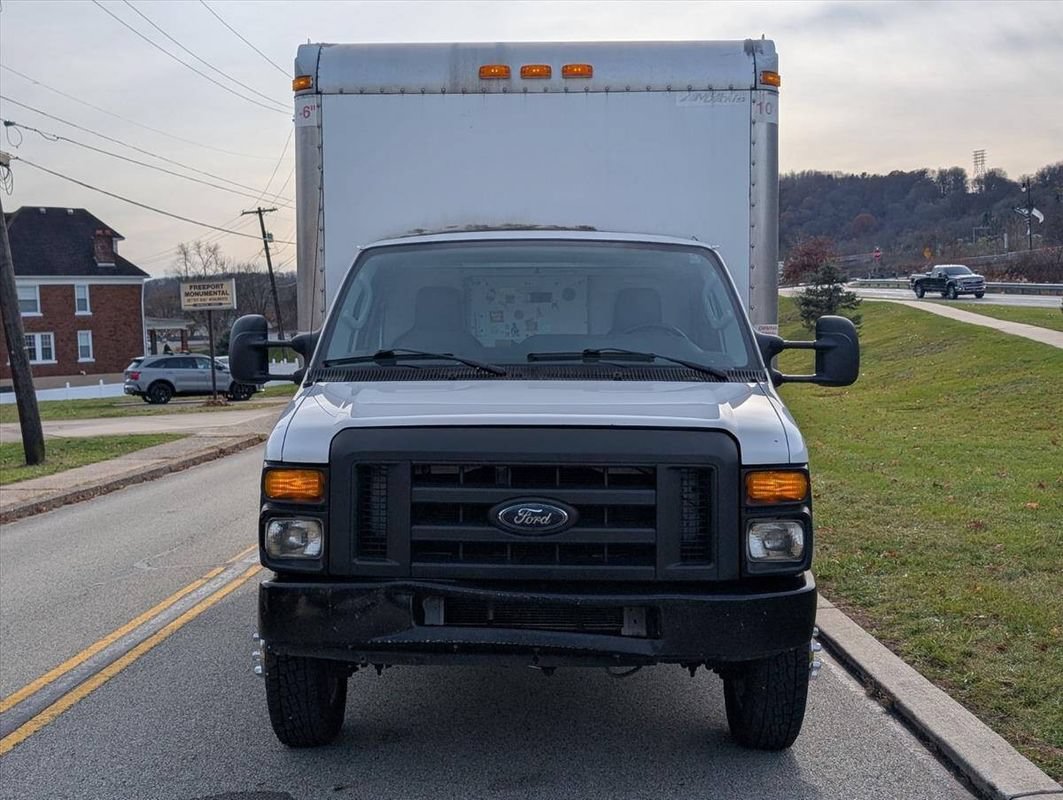 Used 2017 Ford E-450 and Econoline 450 Super Duty RWD image 13
