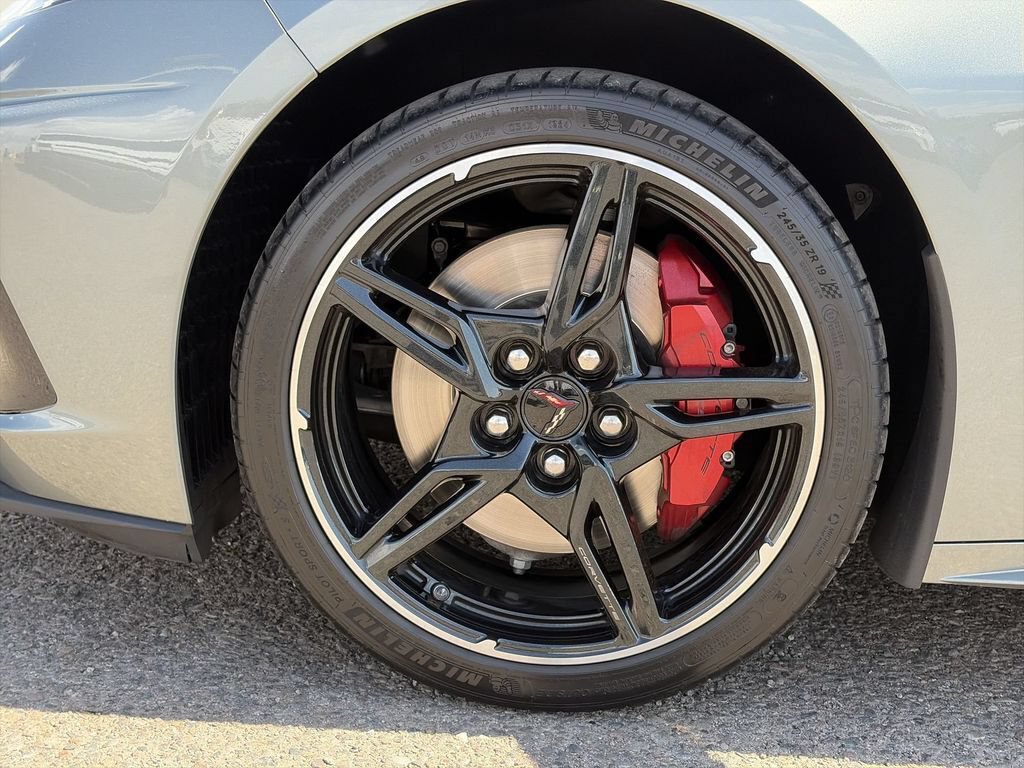 Used 2024 Chevrolet Corvette Stingray Premium Conv w/ Z51 Performance Package RWD image 11