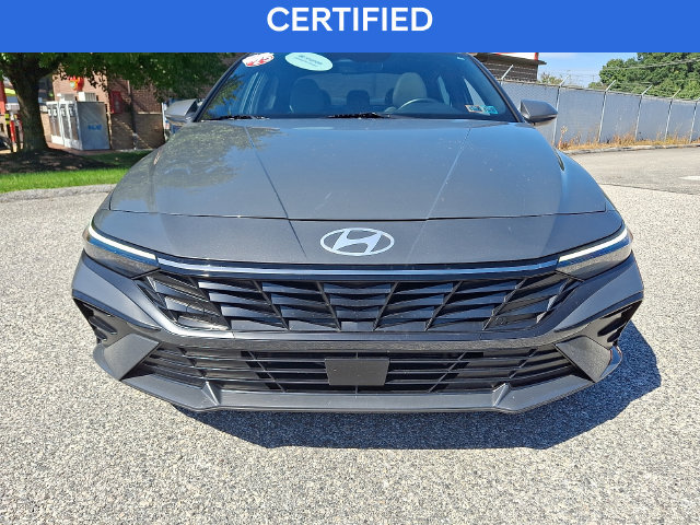 Certified 2025 Hyundai Elantra Limited FWD image 2
