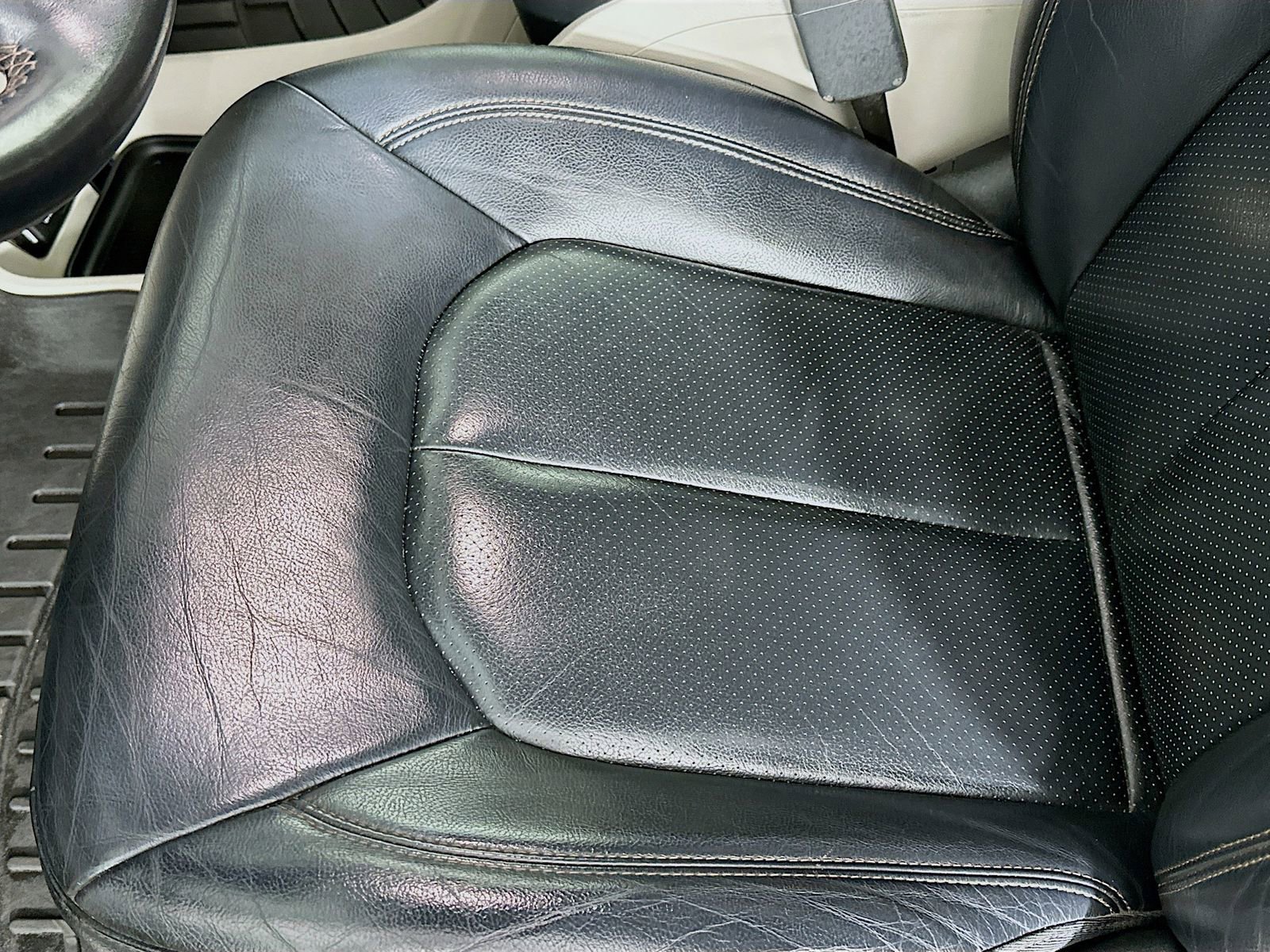 Used 2019 Chrysler Pacifica Touring-L image 19