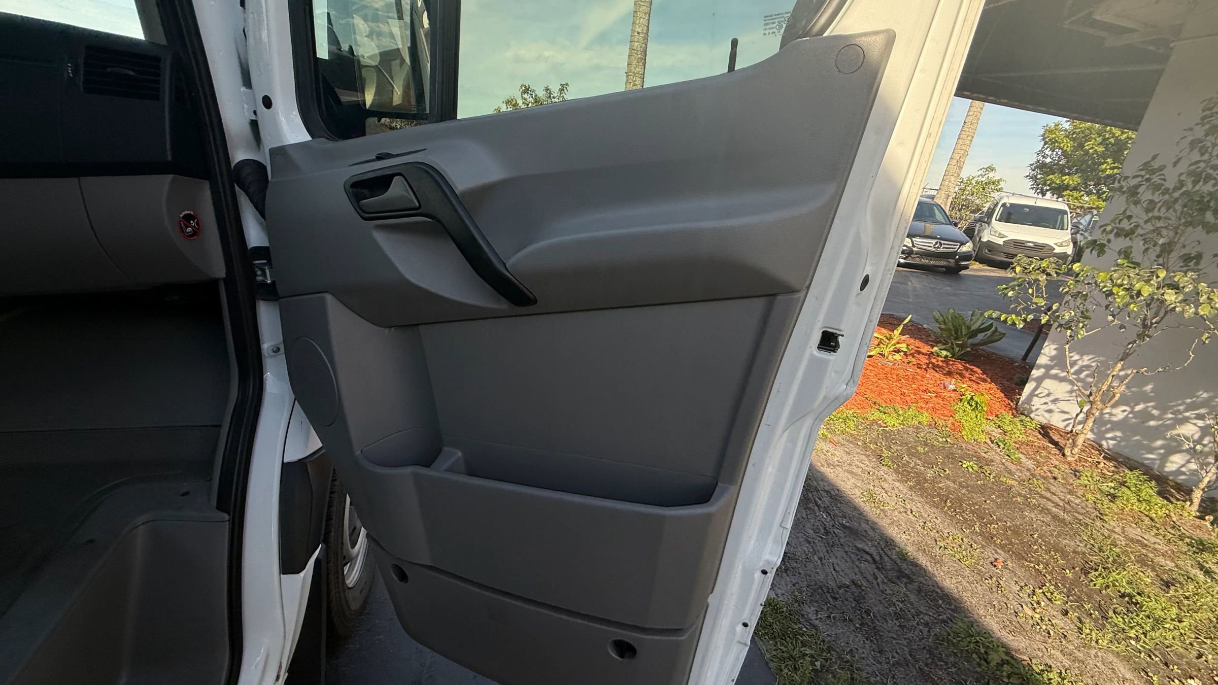 Used 2017 Mercedes-Benz Sprinter 2500 image 22