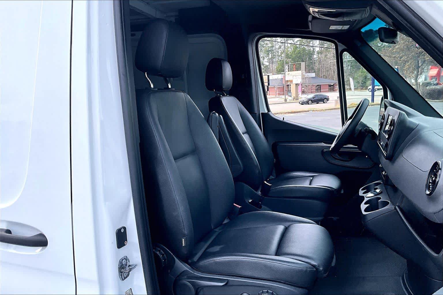 Used 2023 Mercedes-Benz Sprinter 2500 image 9