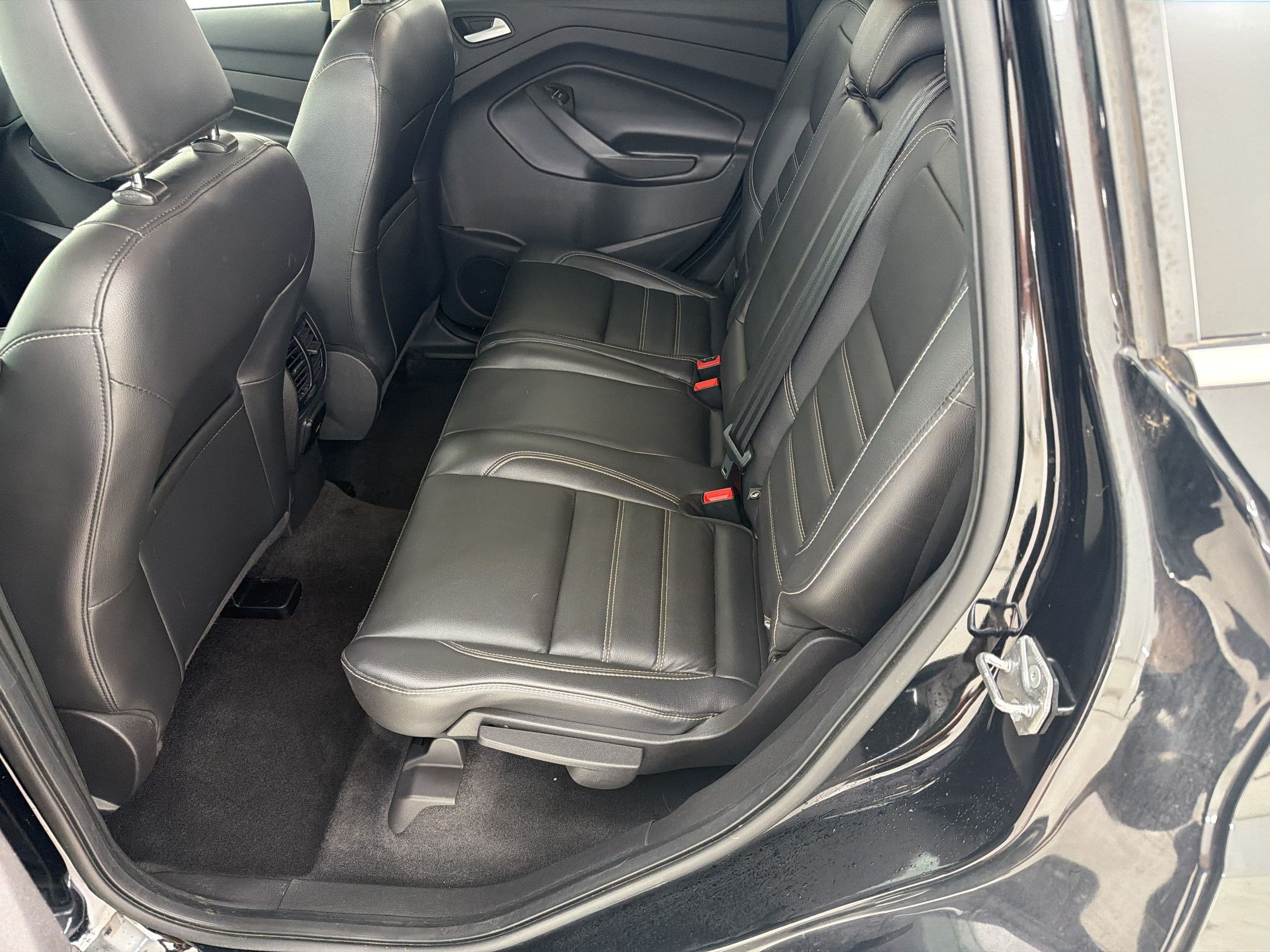 Used 2018 Ford Escape Titanium w/ Ford Safe & Smart Package FWD image 24