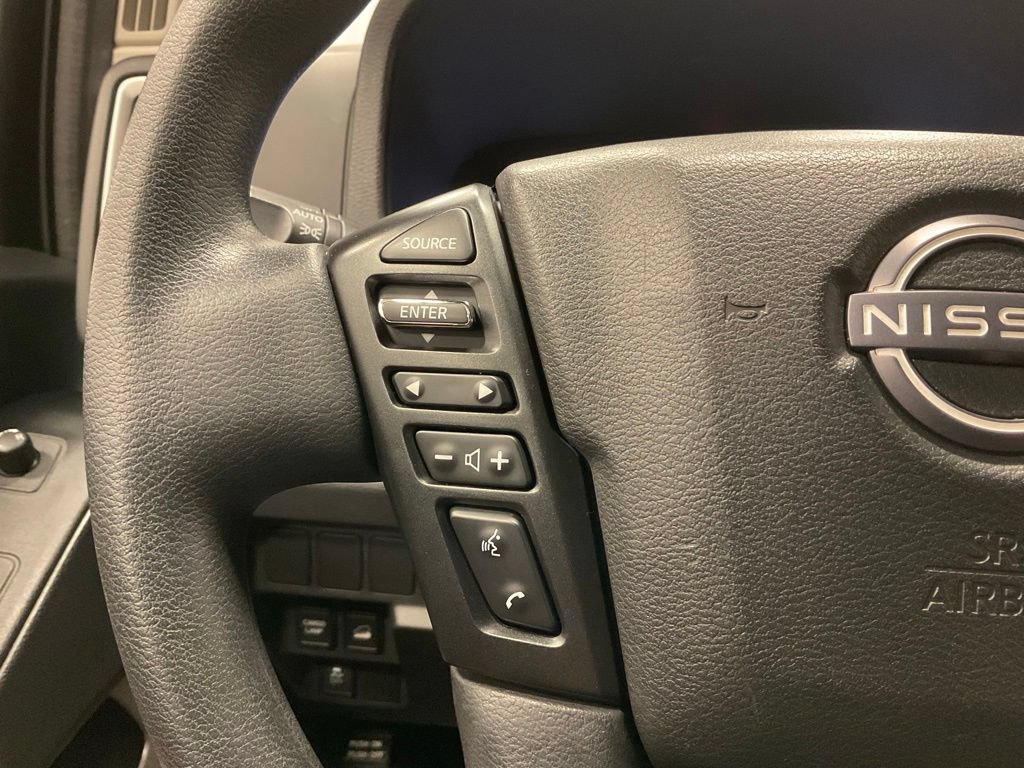 Used 2024 Nissan Frontier SV AWD/4WD image 16