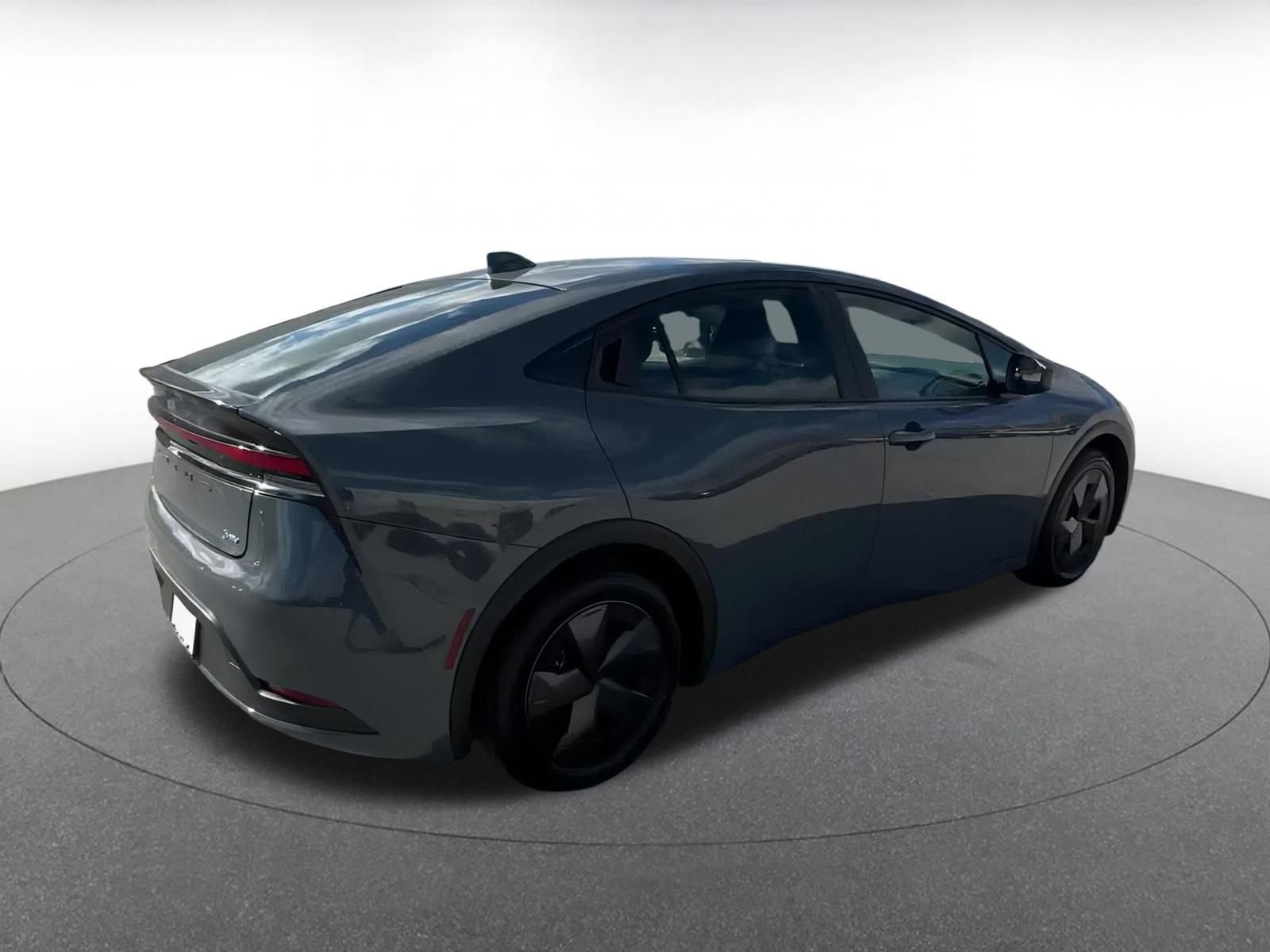 Used 2025 Toyota Prius LE image 15