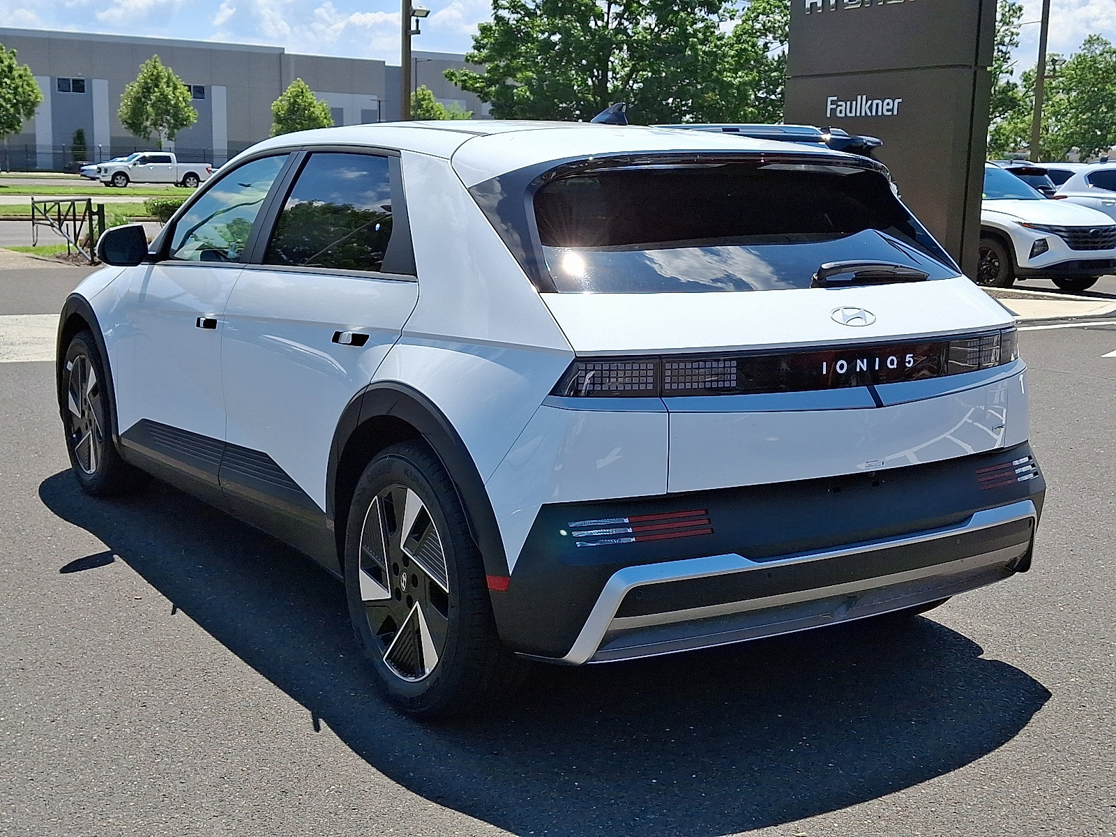 New 2025 Hyundai Ioniq 5 SE image 4