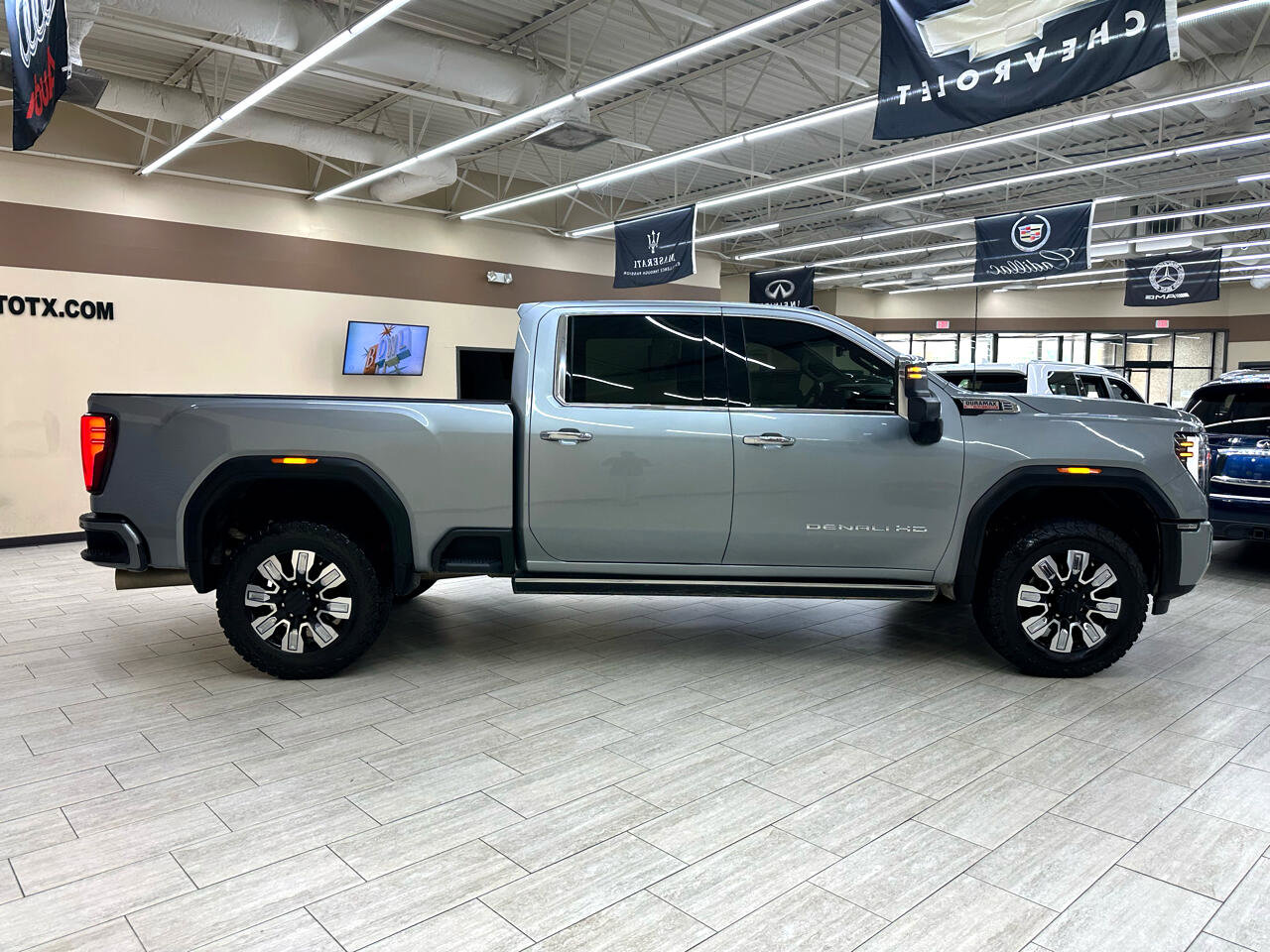Used 2024 GMC Sierra 2500 Denali w/ Denali Reserve Package image 7