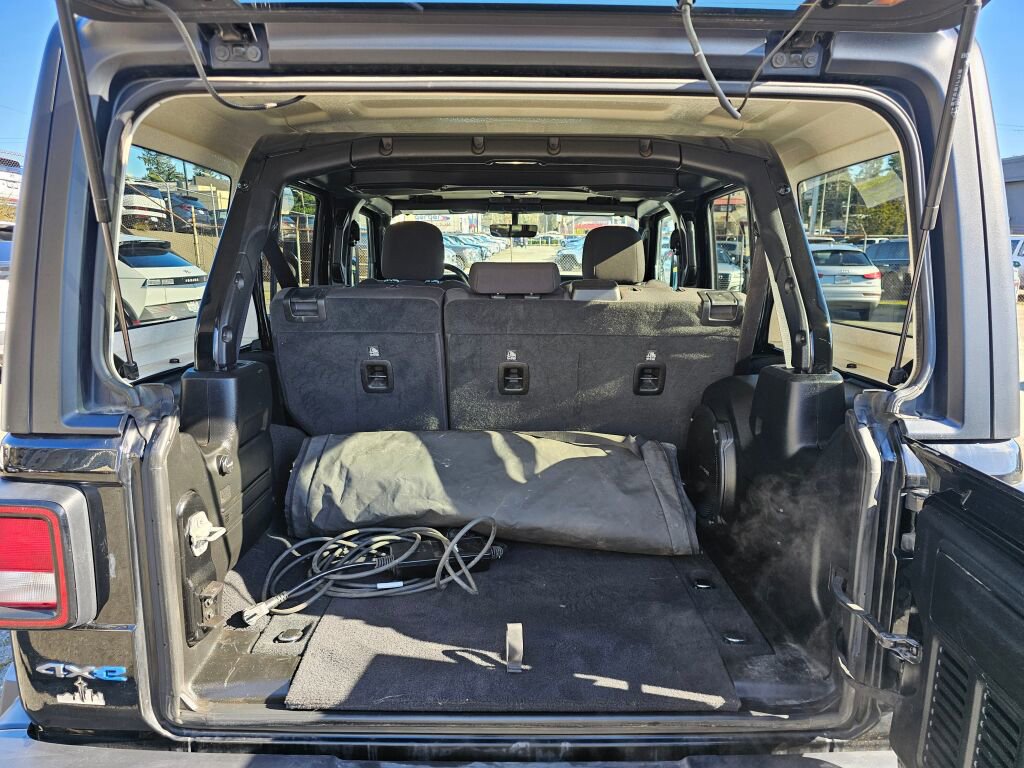 Used 2023 Jeep Wrangler Unlimited w/ Cold Weather Group image 13