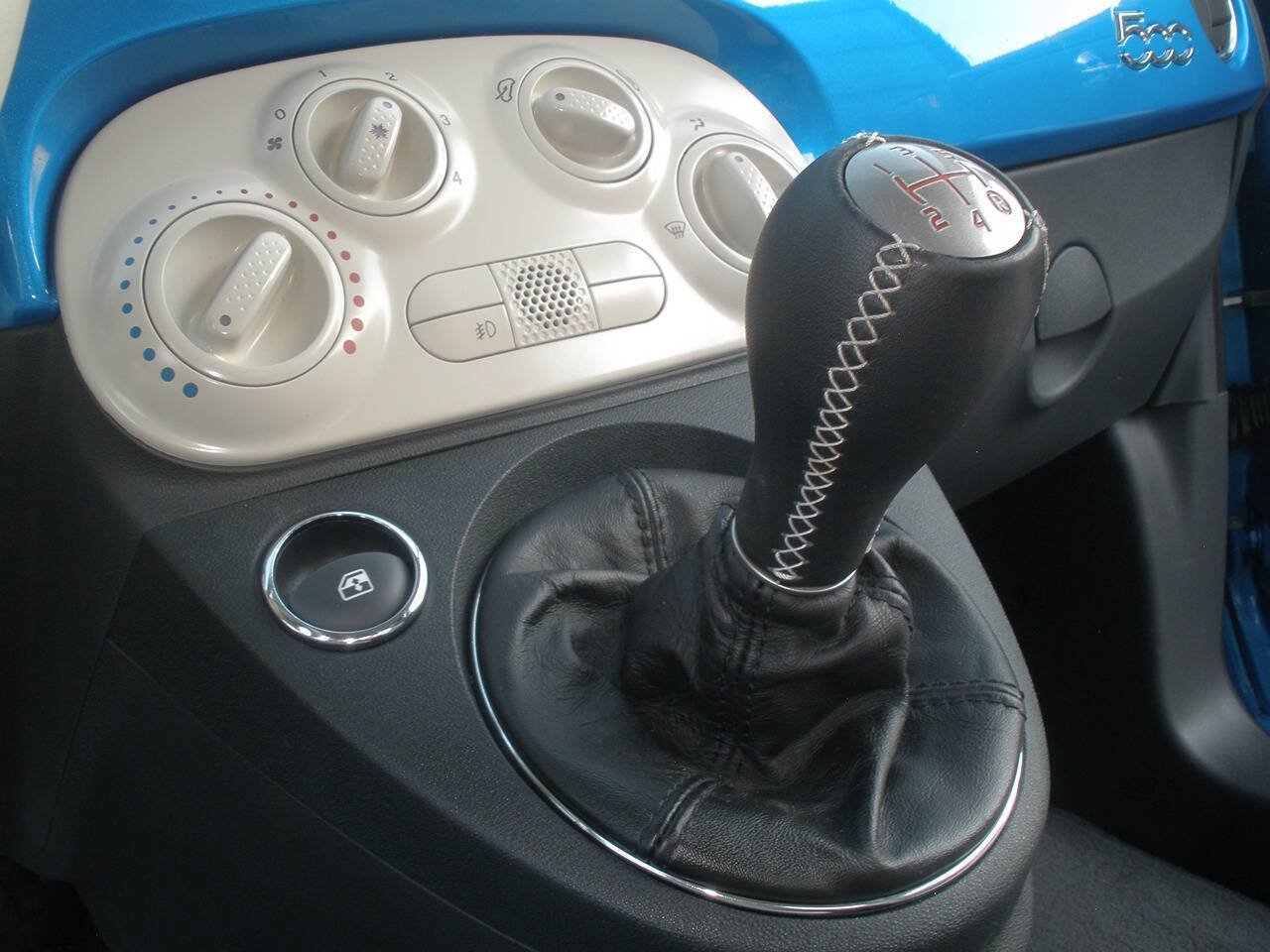 Used 2018 FIAT 500 Pop FWD image 40