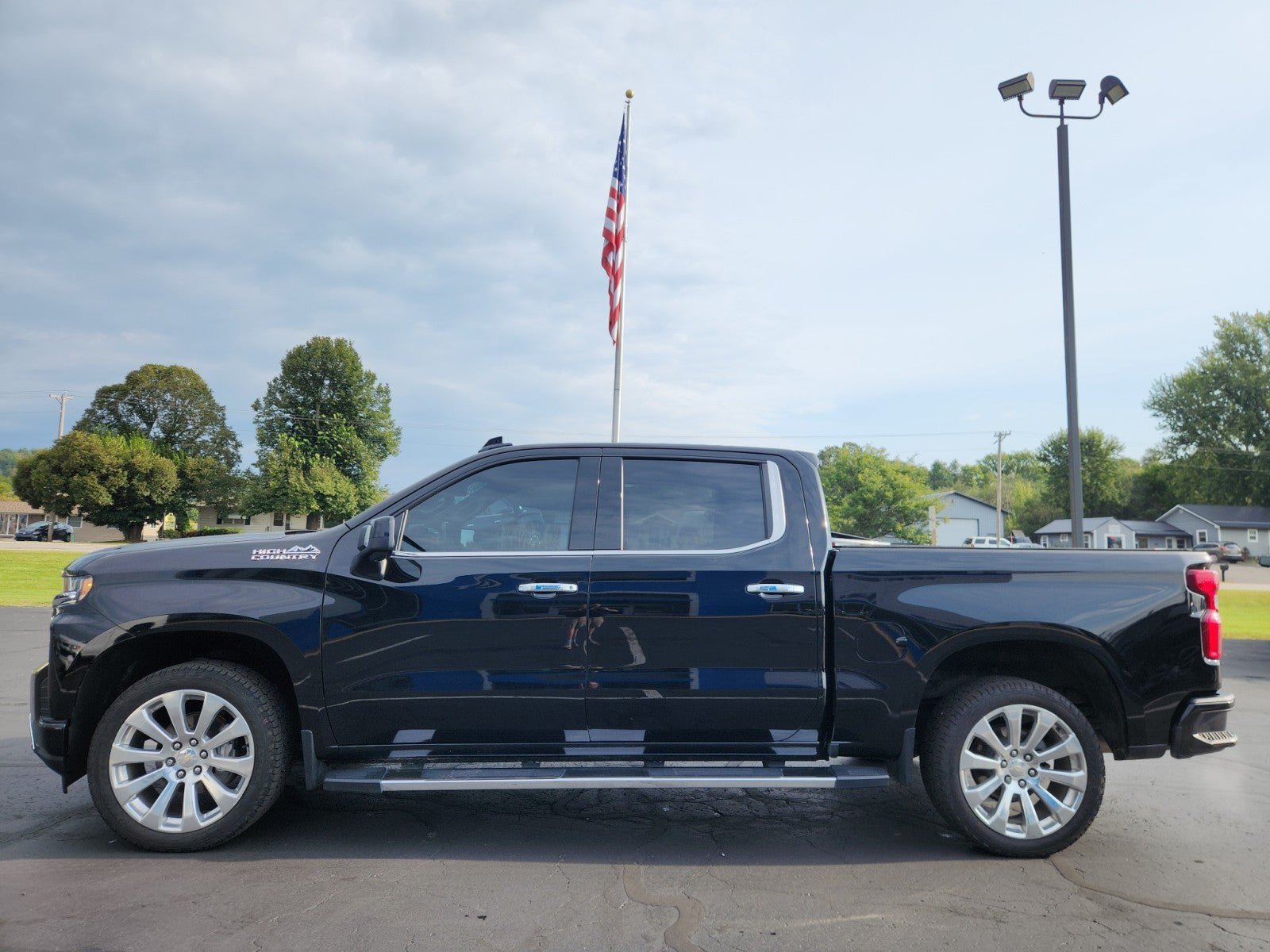 Used 2021 Chevrolet Silverado 1500 High Country AWD/4WD image 2