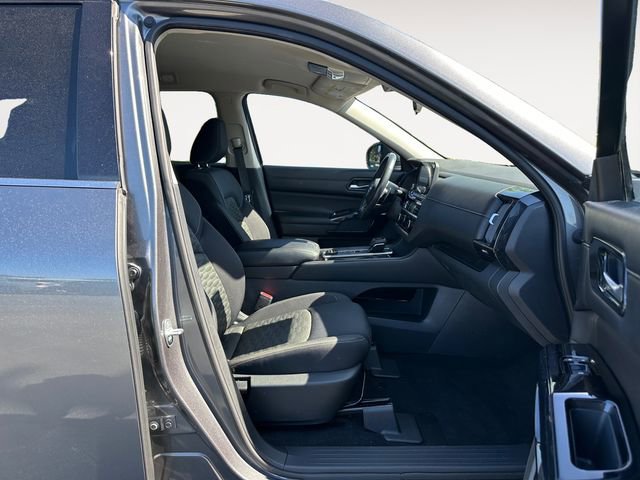 Used 2022 Nissan Pathfinder SV AWD/4WD image 15