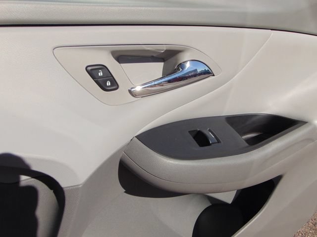 Used 2017 Chevrolet Volt LT w/ Comfort Package FWD image 26