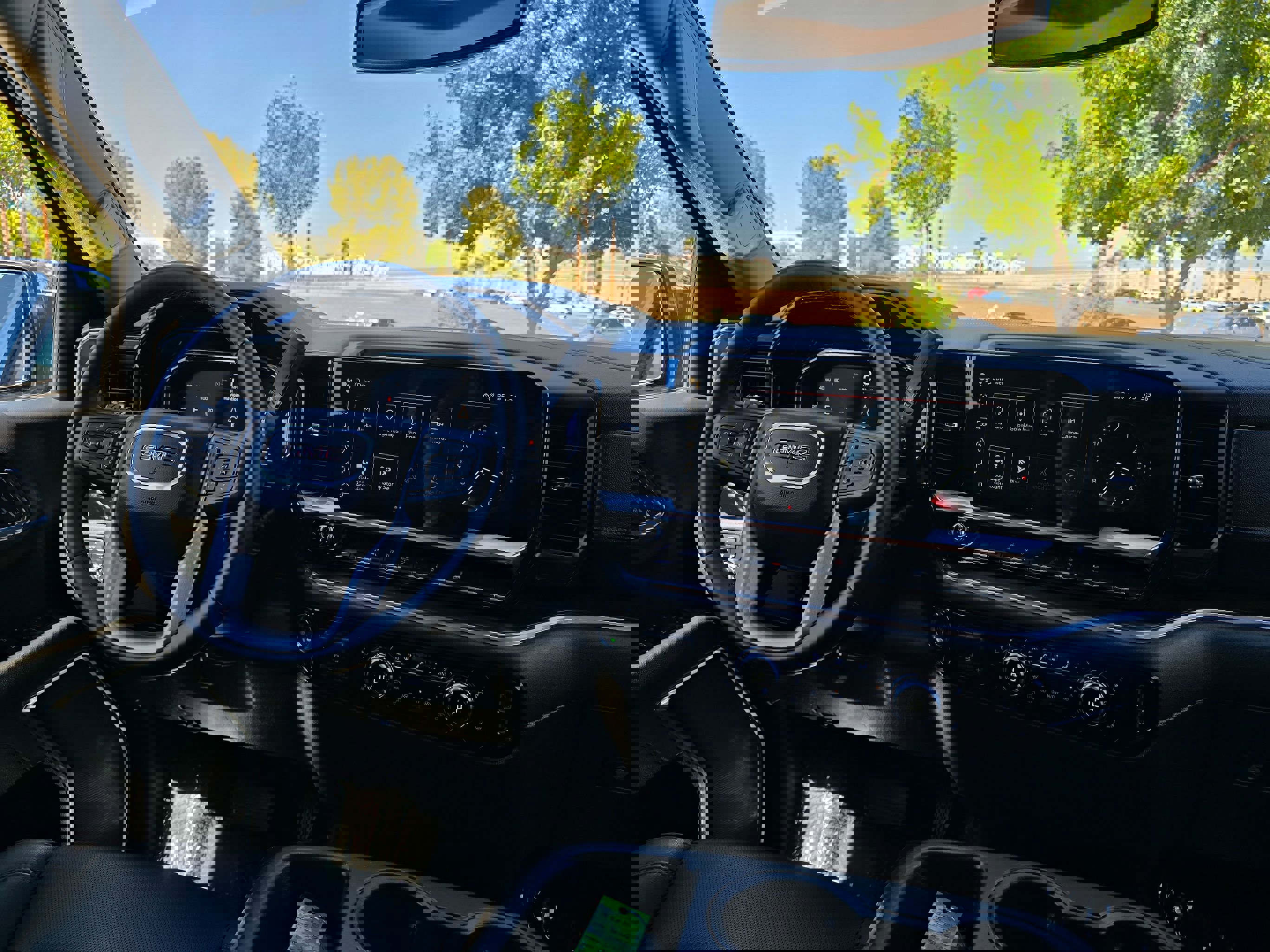 Used 2025 GMC Sierra 1500 SLT image 27
