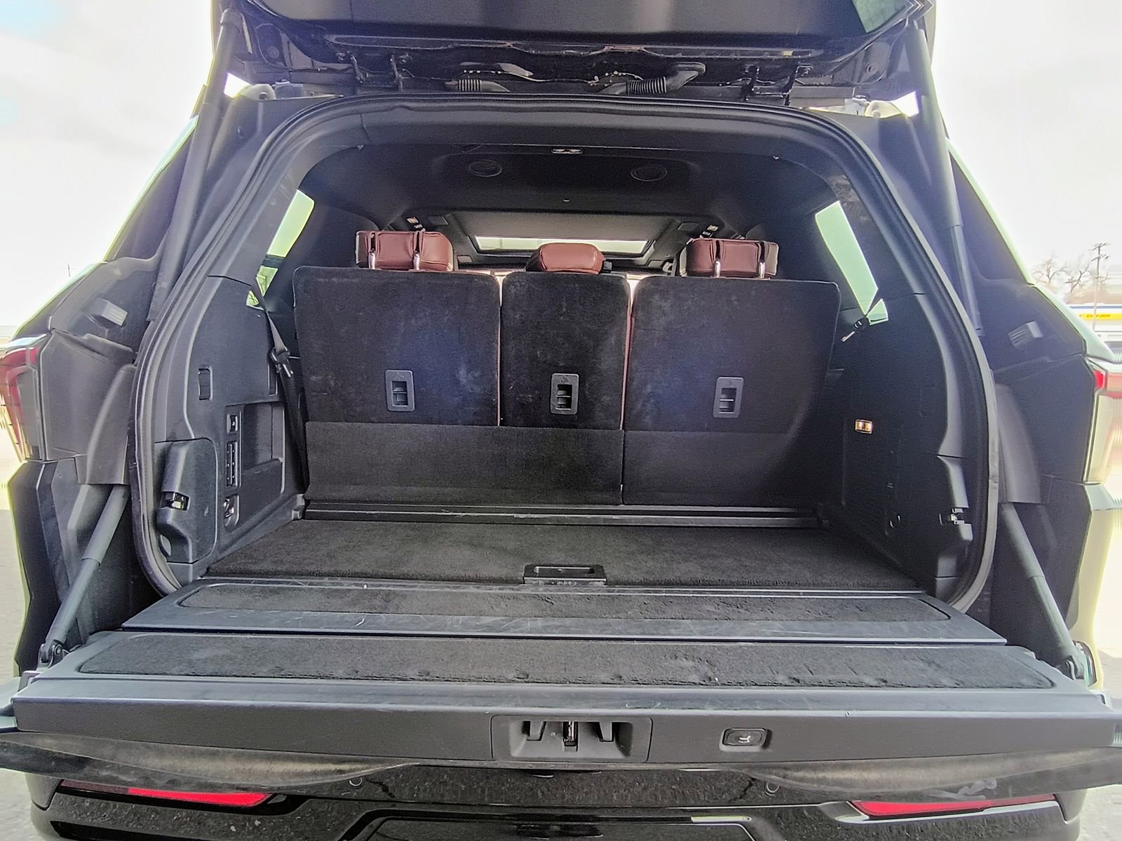 Used 2025 Lincoln Navigator Reserve image 32